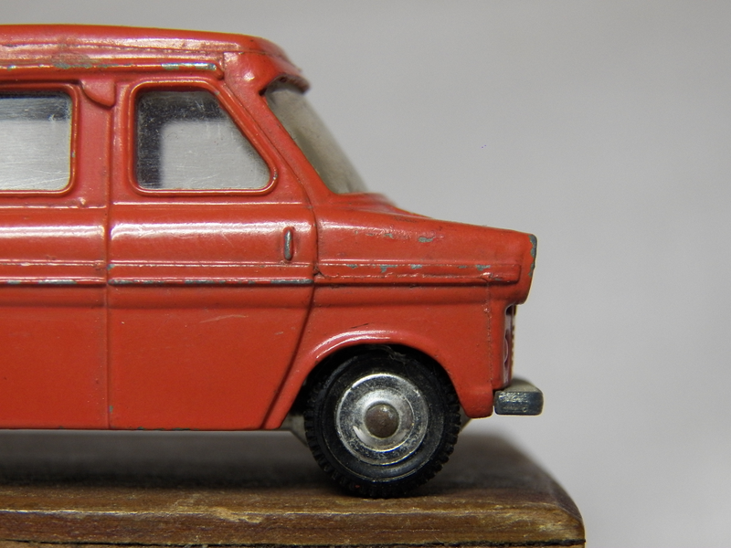Illustration for article titled Husky 1:72 Ford Transit Caravan. edit 1:64 I mean...